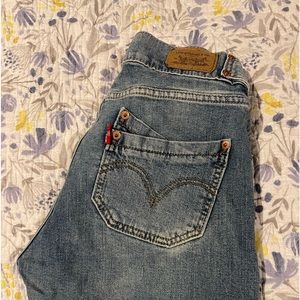 Levi’s bootcut low rise jeans size 9